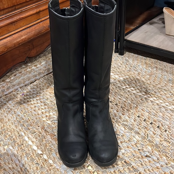 Sorel black tall leather boots - waterproof - Picture 2 of 10
